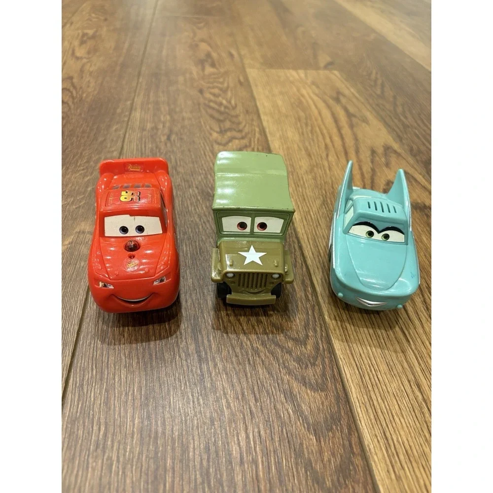 GEOTRAX Disney Pixar Cars Lightning McQueen Sarge Flo No Remote Fisher- Price